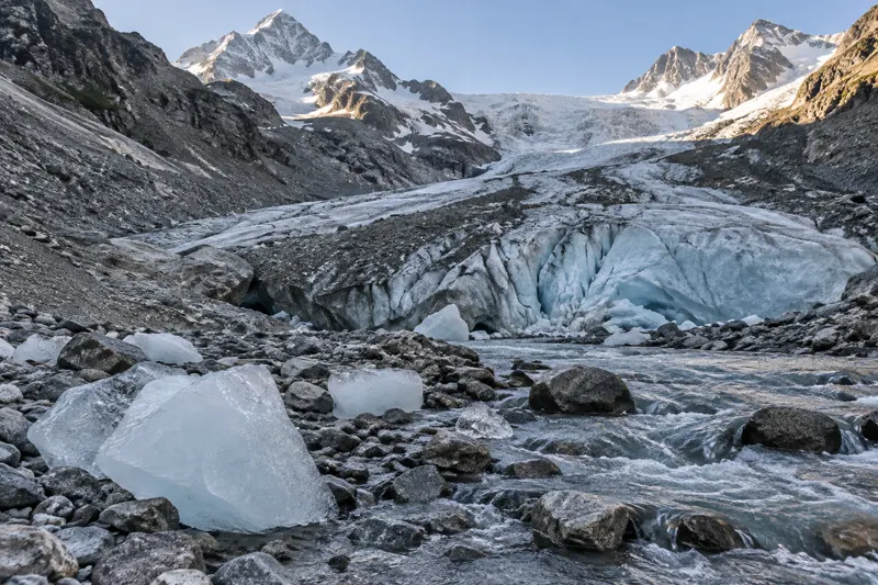 Langue du glacier du Mont Miné et blocs de glace